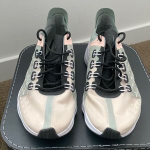 Nike 14 9 11 5. Pink, grey, white, black. Size 7.